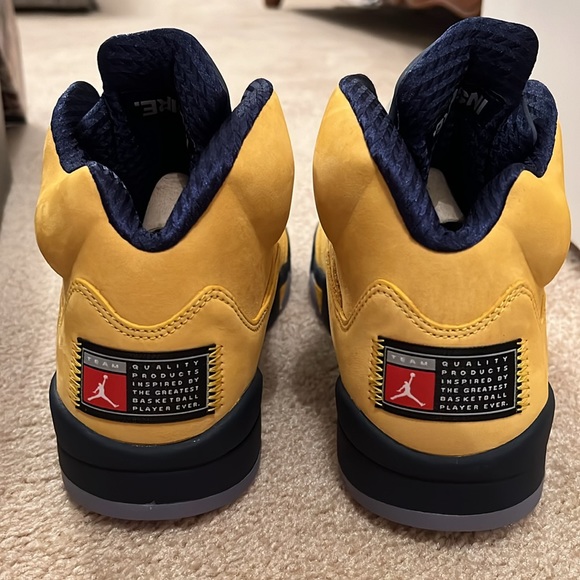 Air Jordan Retro 5 SE Michigan. Style CQ9541-704 - Picture 7 of 8